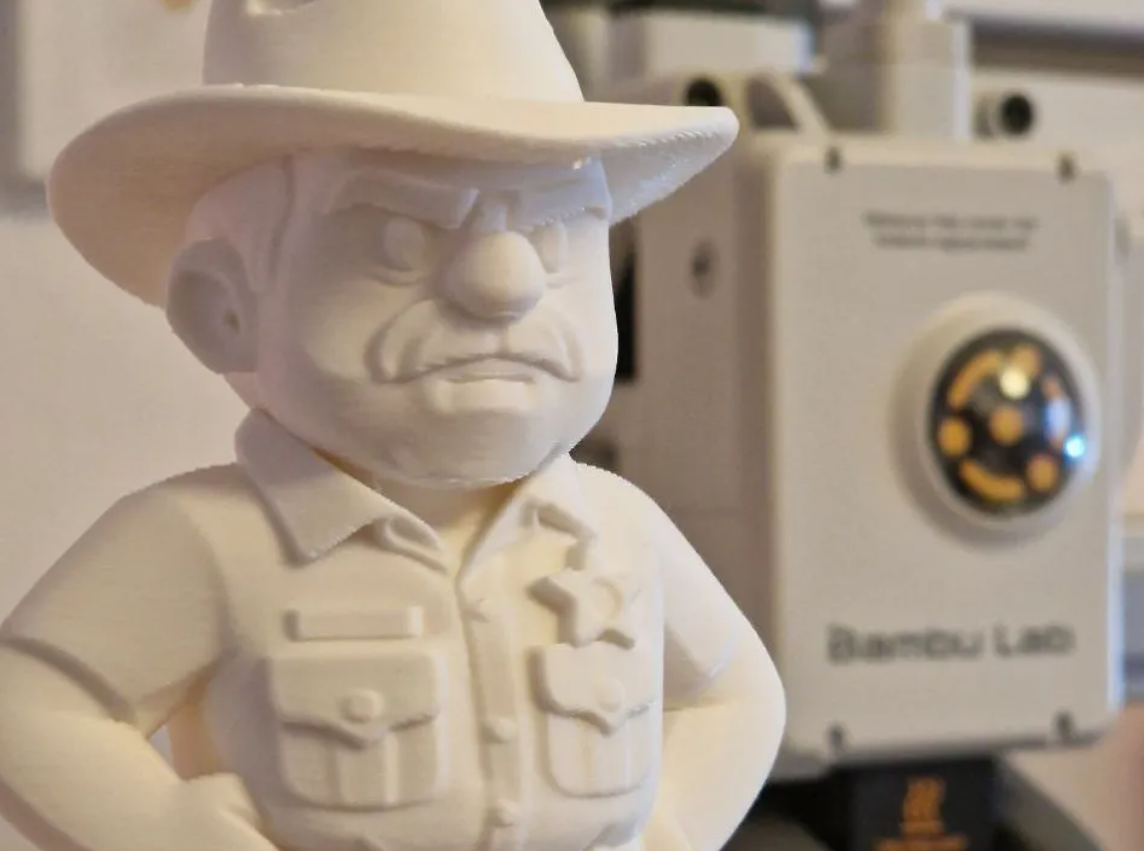 Figura Estatua Jim Hopper - Stranger Things-2