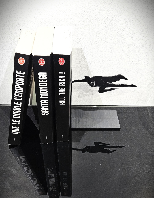 Sujetalibros- Superman-2