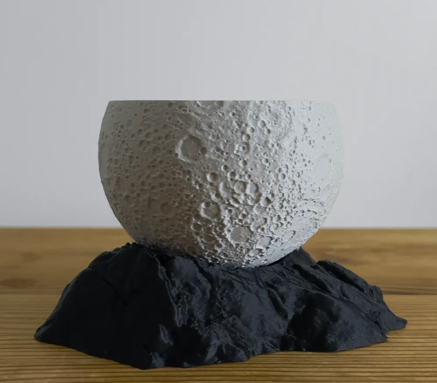 Macetero Lunar con Base-3