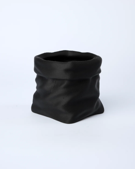 Maceta Forma de Bolsa Negra -2