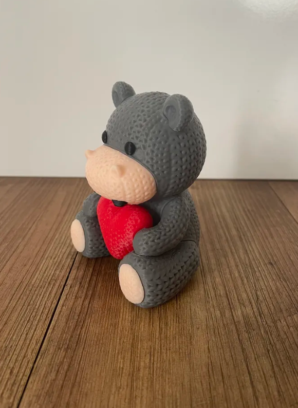 Figura decorativa - Hipopótamo tejido con corazón-2