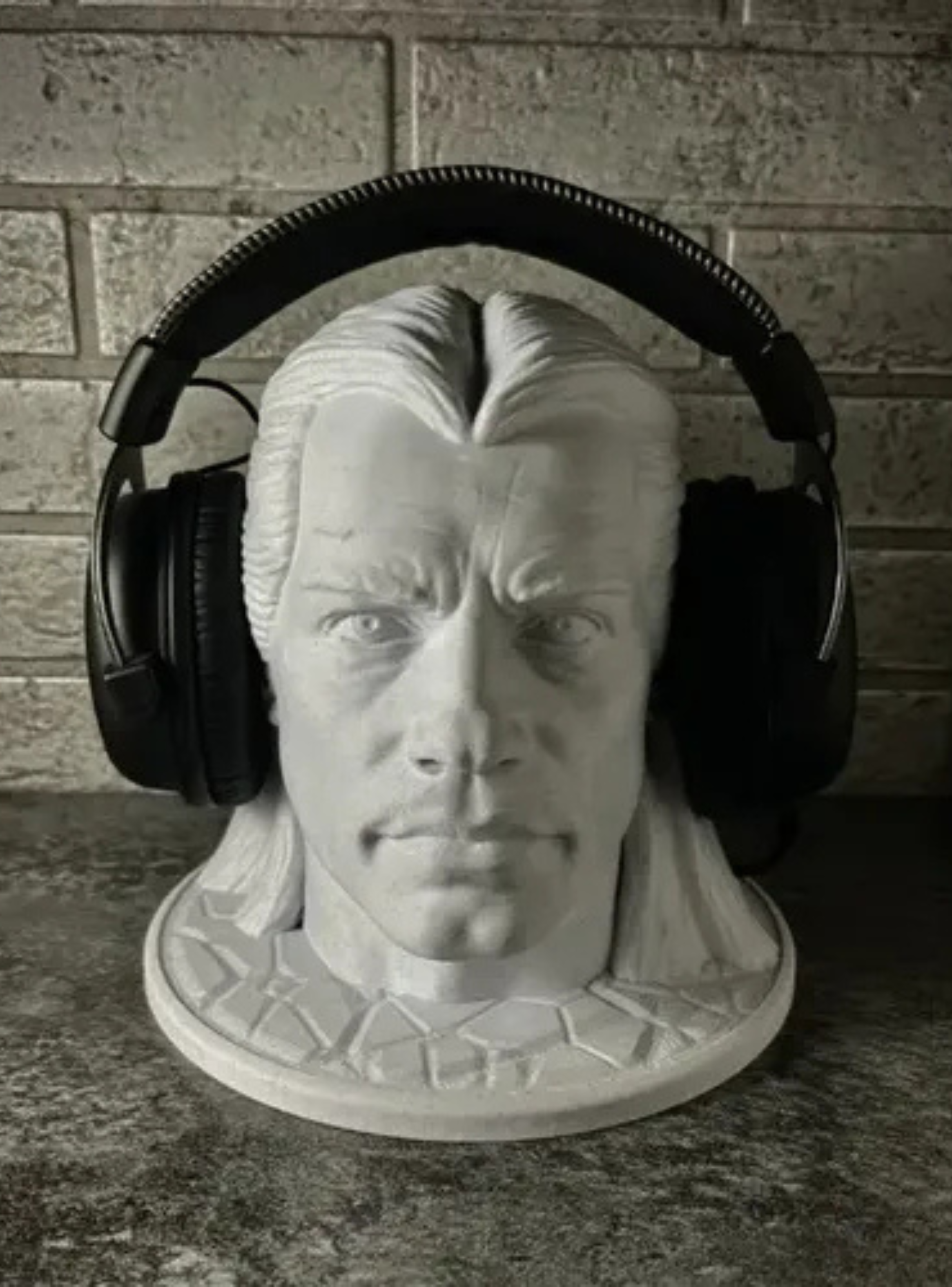 Soporte auriculares - Geralt de Rivia-0