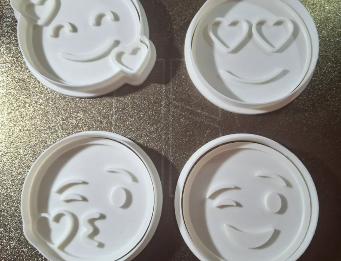 Cortadores de galletas Emoji Love (pack 4 un) -2