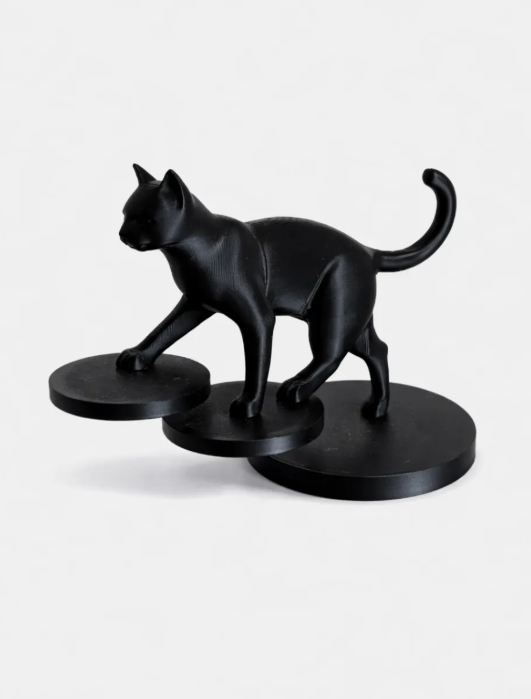 Estatua de gato equilibrado-3