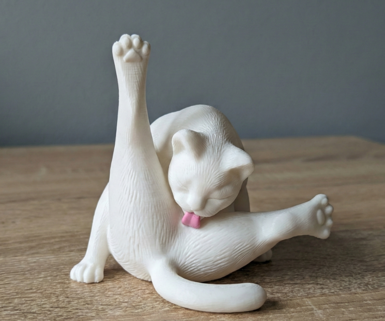 Figura Decorativa- Felino Bañándose -3