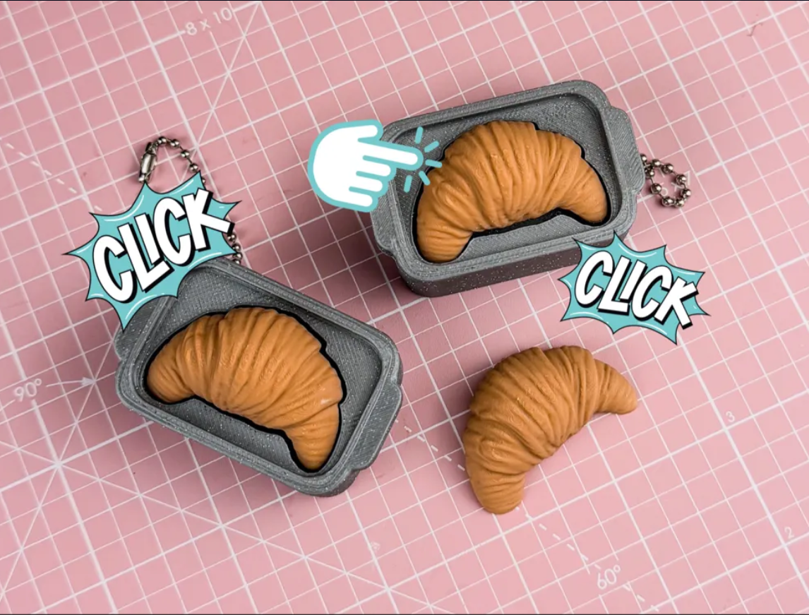 Figura clicker Croissant en bandeja de horno -1