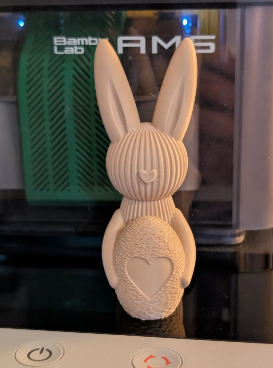 Figura Conejo de Pascua con huevo-2