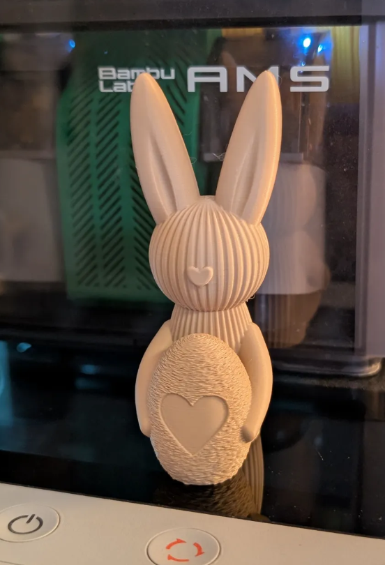 Figura Conejo de Pascua con huevo-3