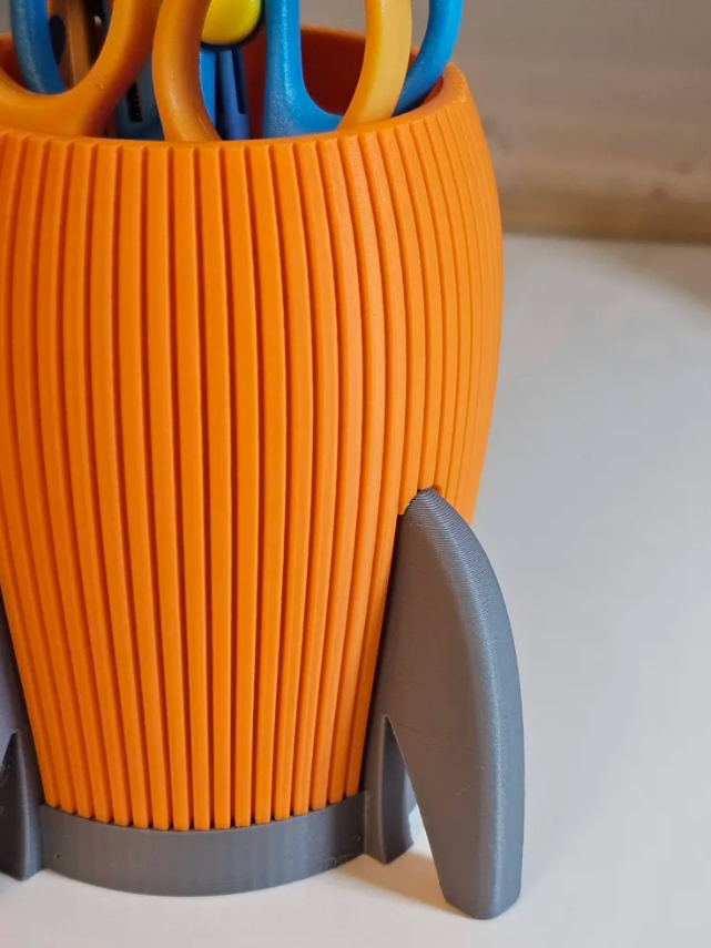 Portalápices diseño Cohete -3