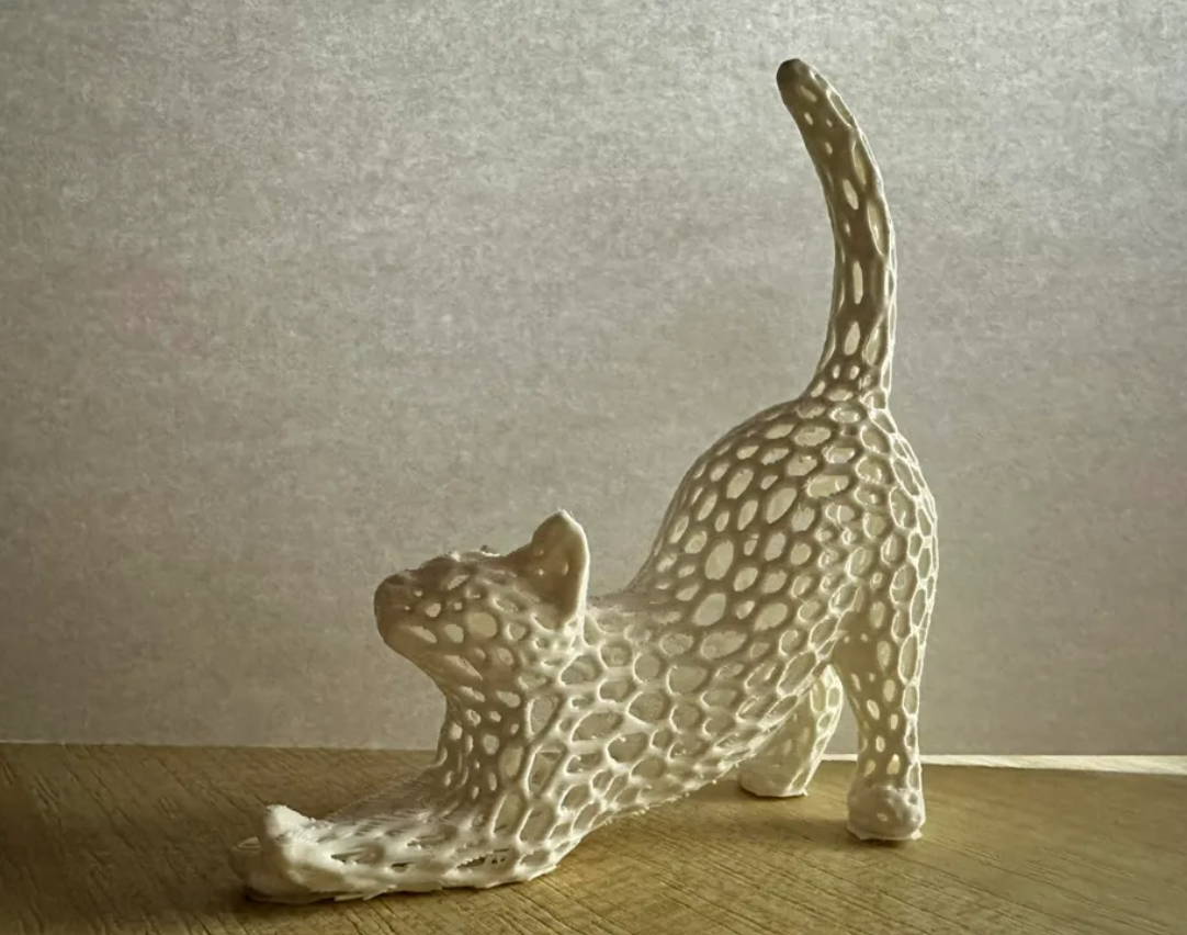 Decoración Voronoi - Gato estirado-2