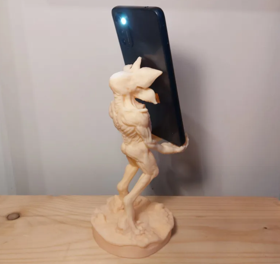 Soporte de teléfono y mando - Demogorgon Stranger Things-5