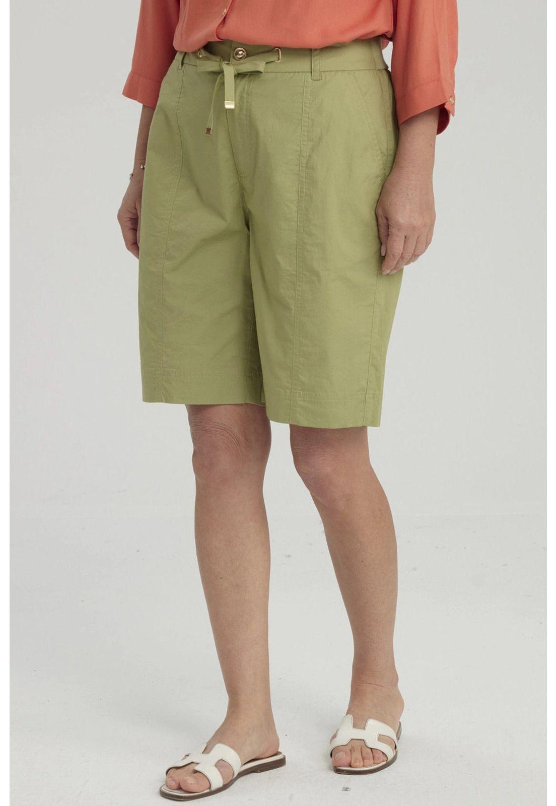 Bermuda Mujer Con Cortes Y Apertura Verde Claro-5