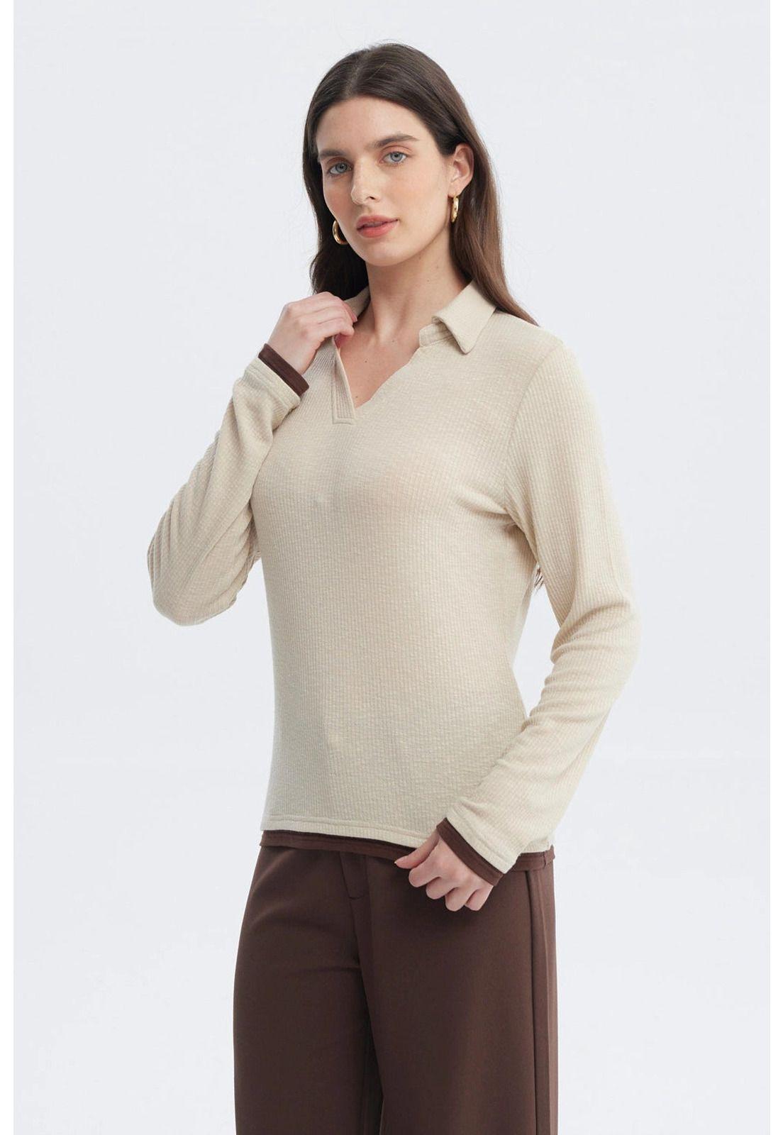 Polera Mujer Slim Cuello Camisero Arena-1