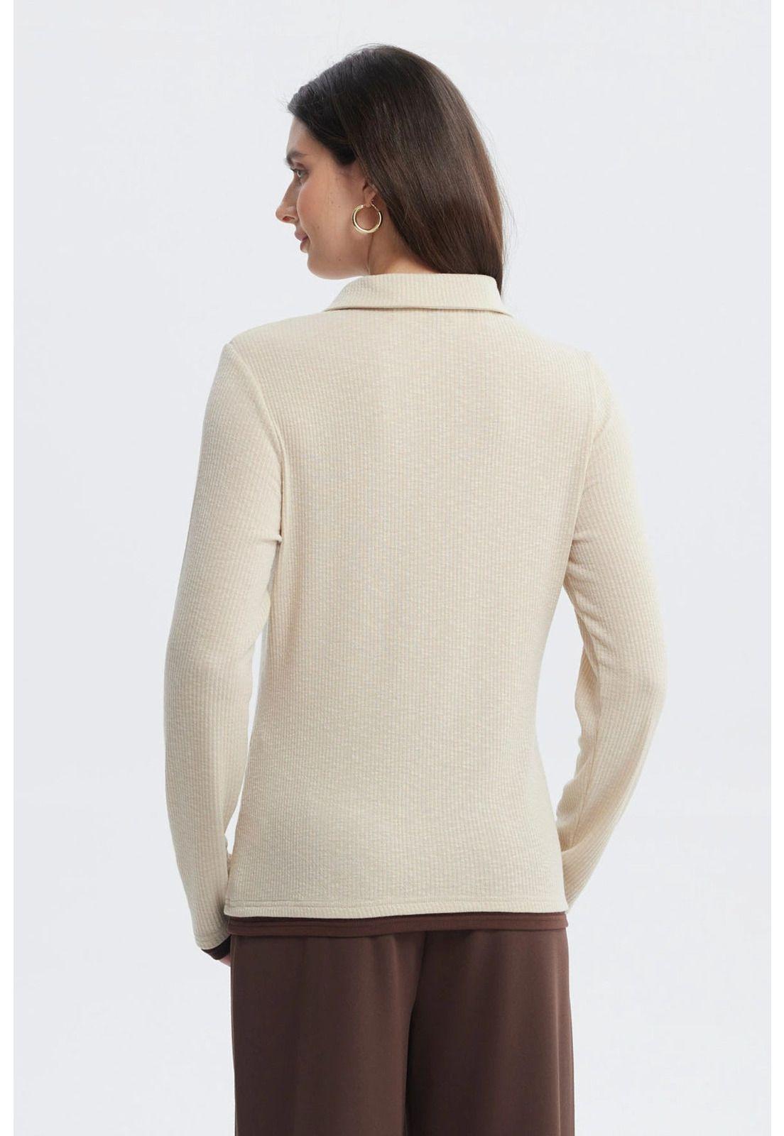 Polera Mujer Slim Cuello Camisero Arena-2