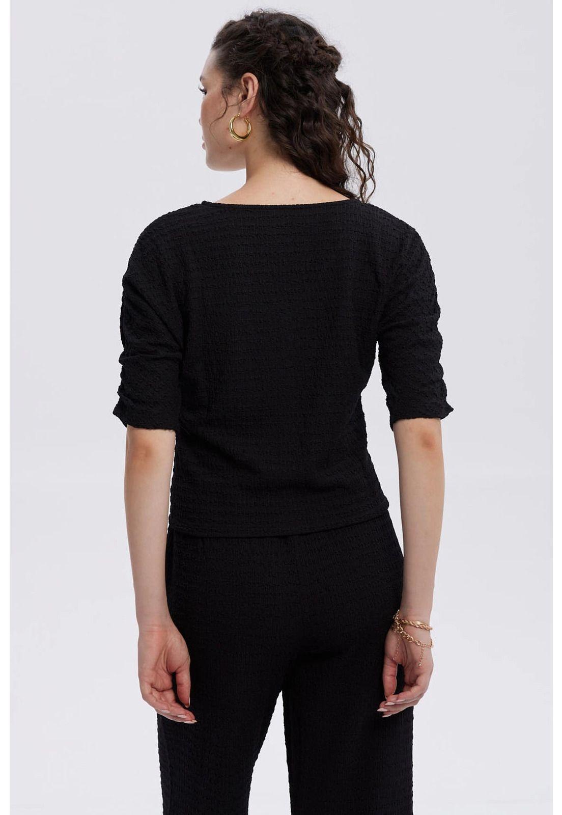 Polera Mujer Abotonada Con Textura Negro-2