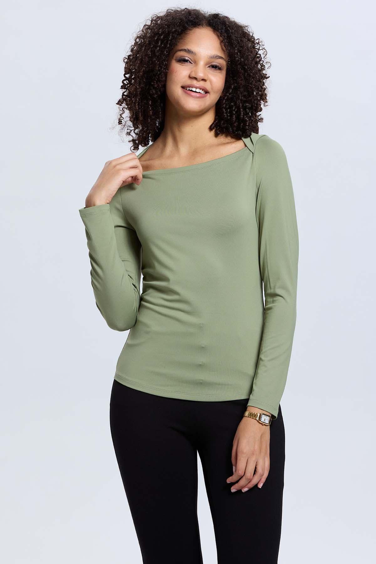 Polera Mujer Escote Recto Verde-0
