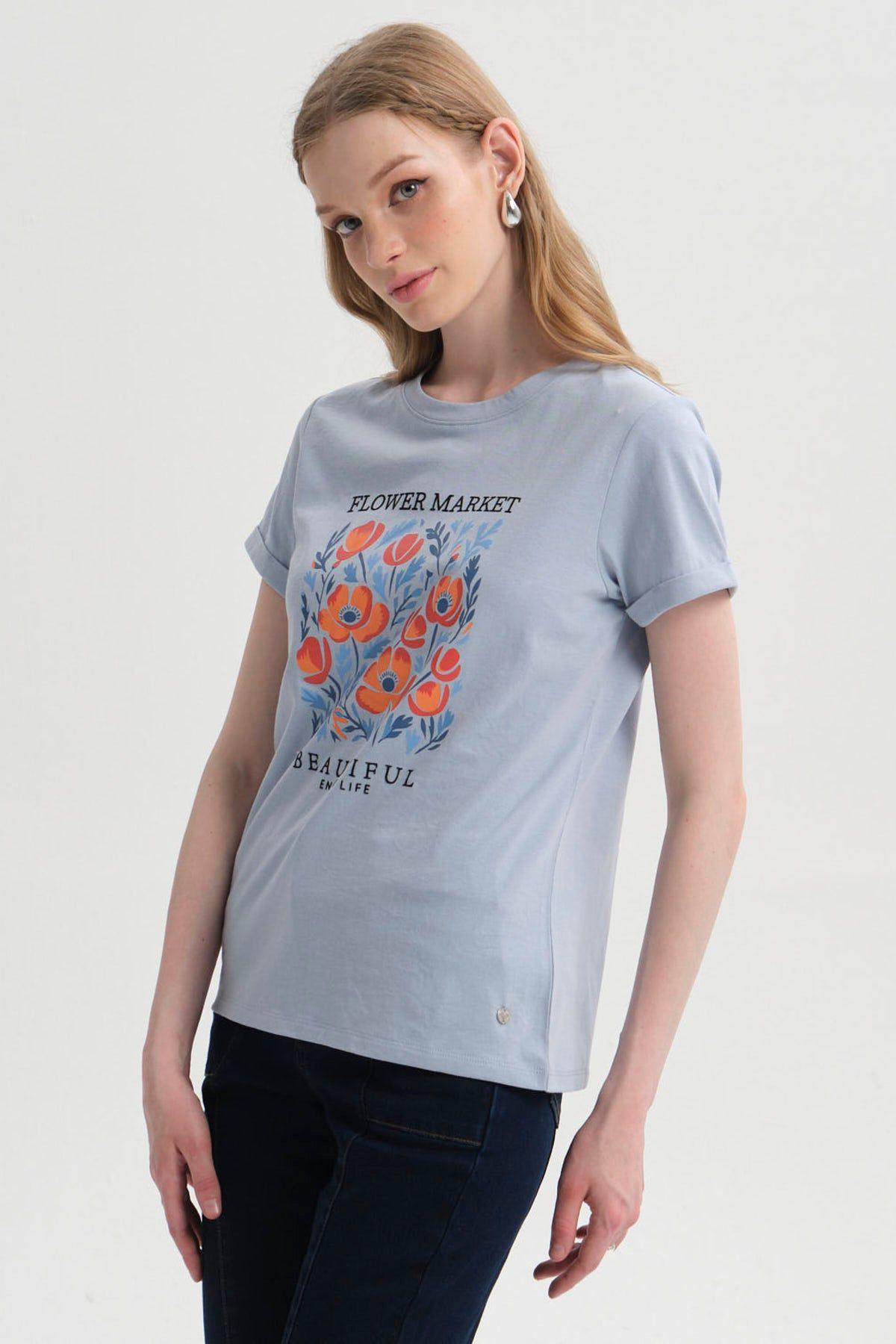 Polera Mujer Gráfica Roll Up Celeste-1
