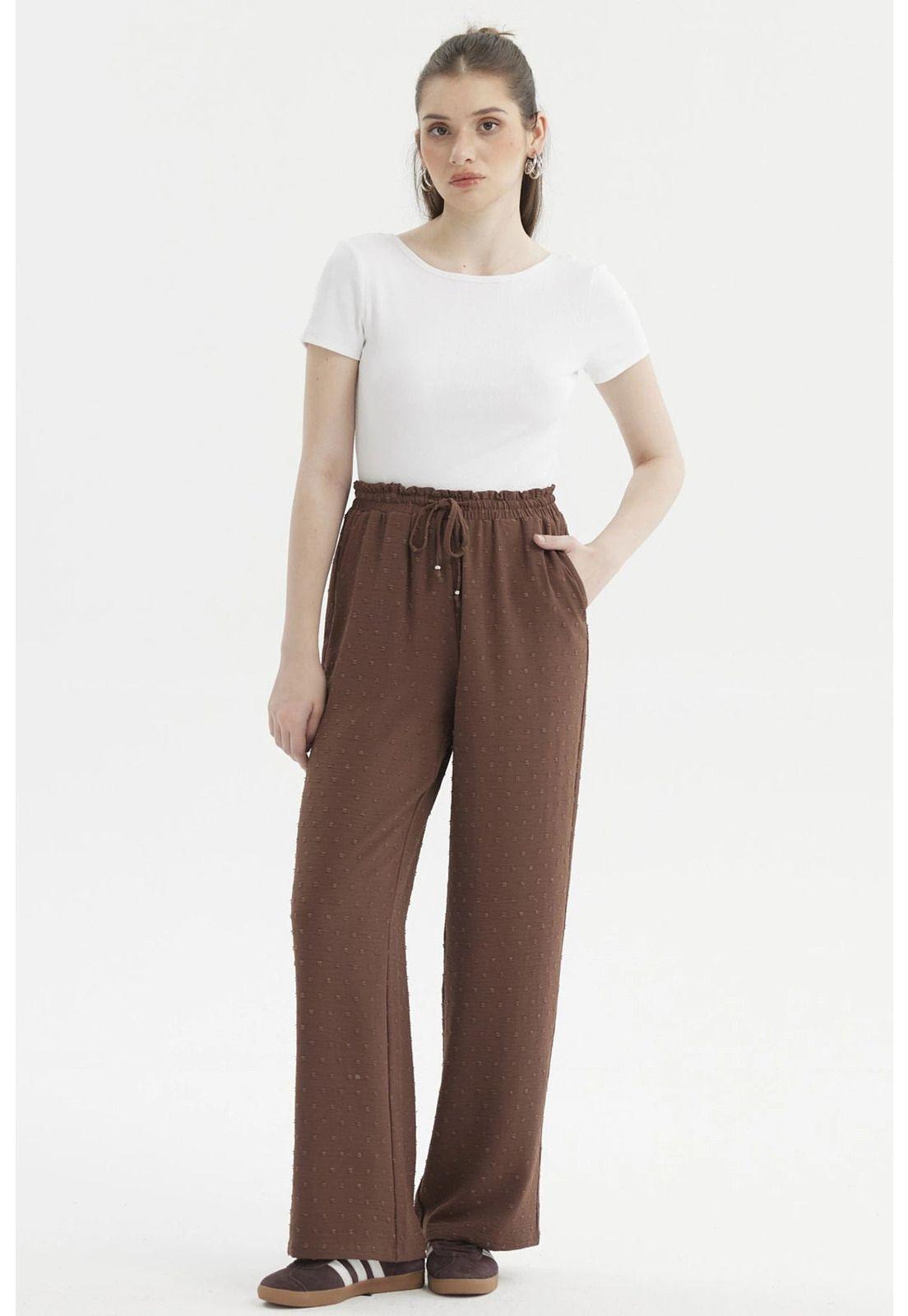 Pantalón Mujer Plumeti Pretina Elasticada Café Oscuro-3