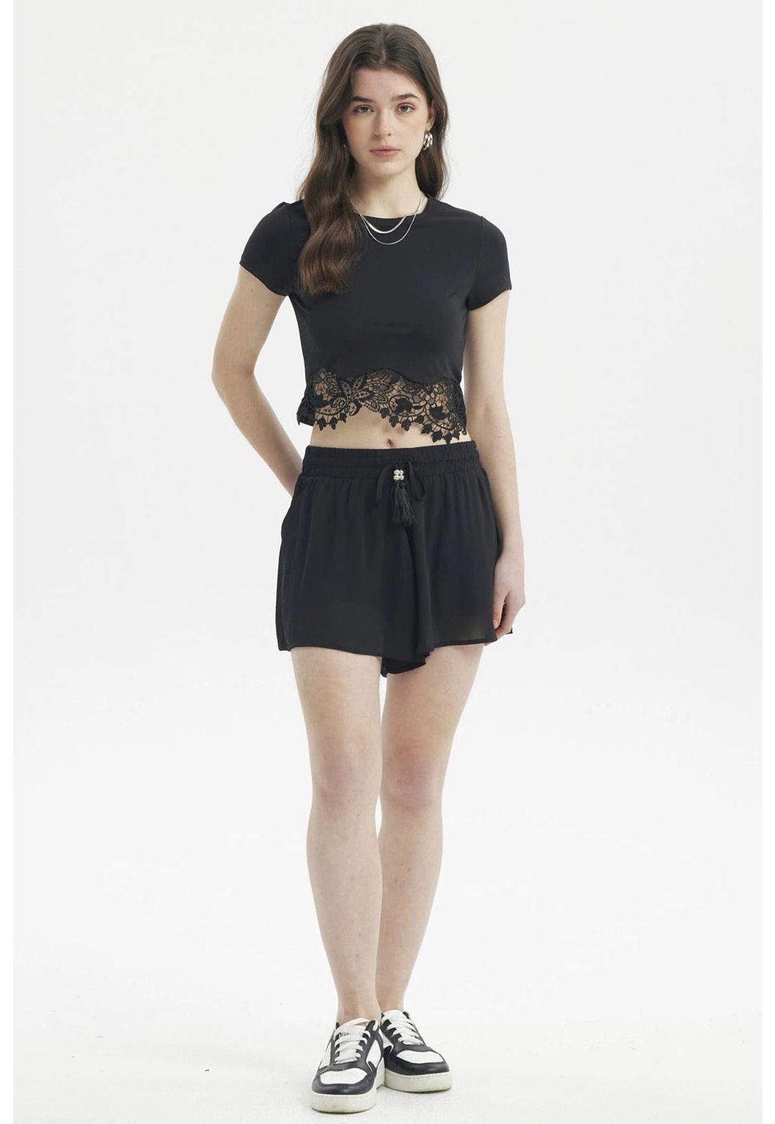 Short Mujer Cordón Delantero Negro-3