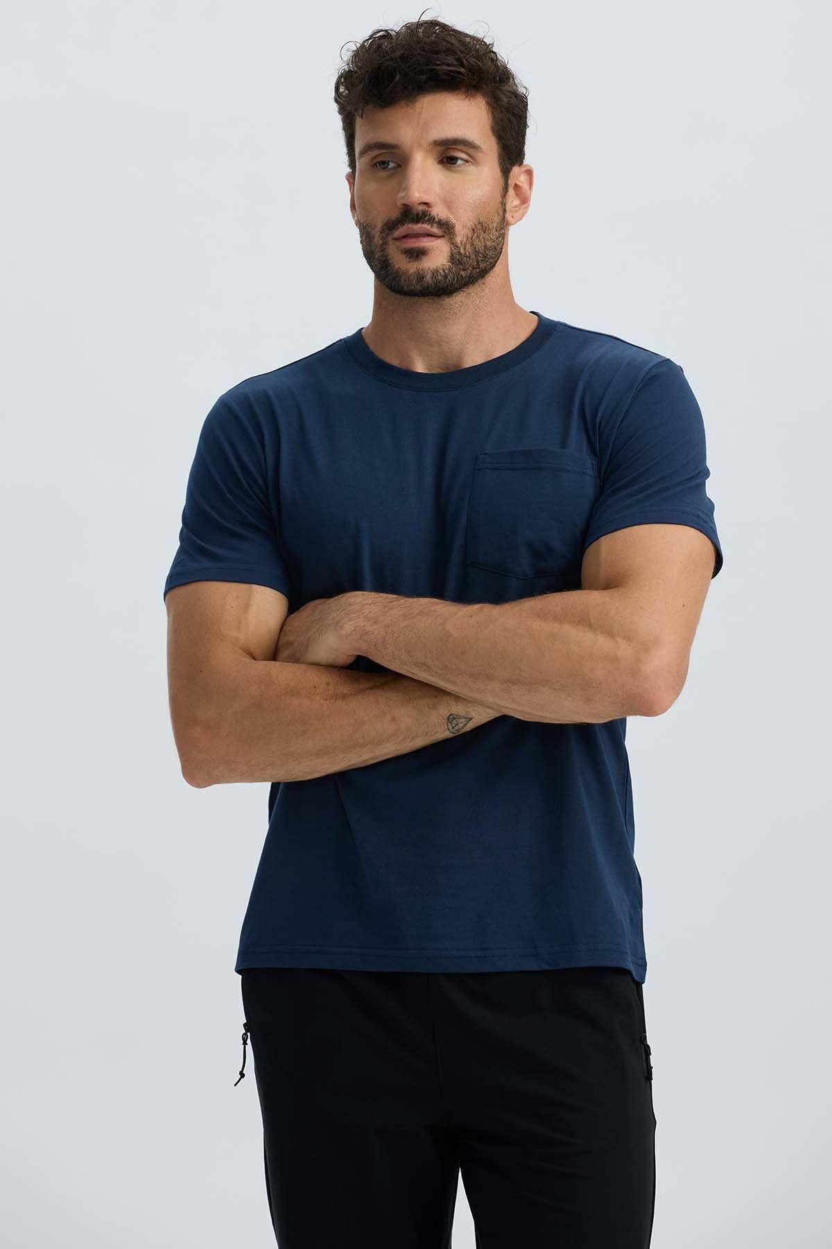 Polera Hombre Básica Con Bolsillo Azul Marino-2