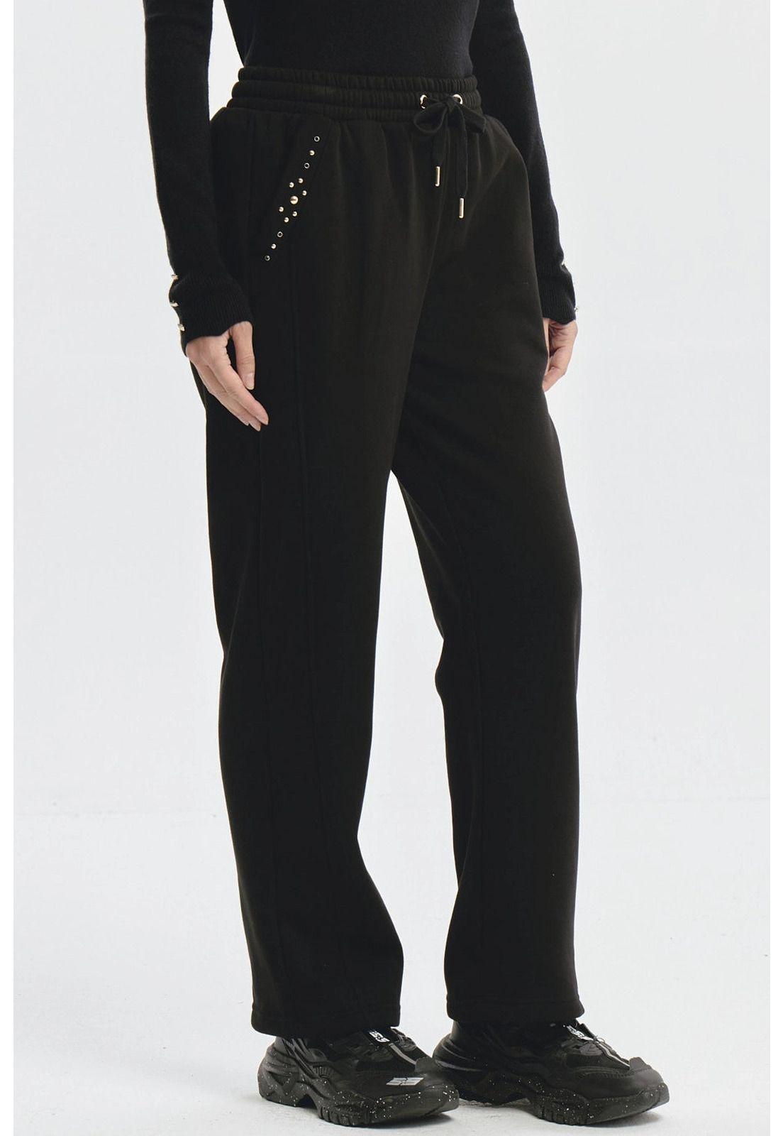 Pantalón Buzo Mujer Calce Recto Con Aplicación Negro-1