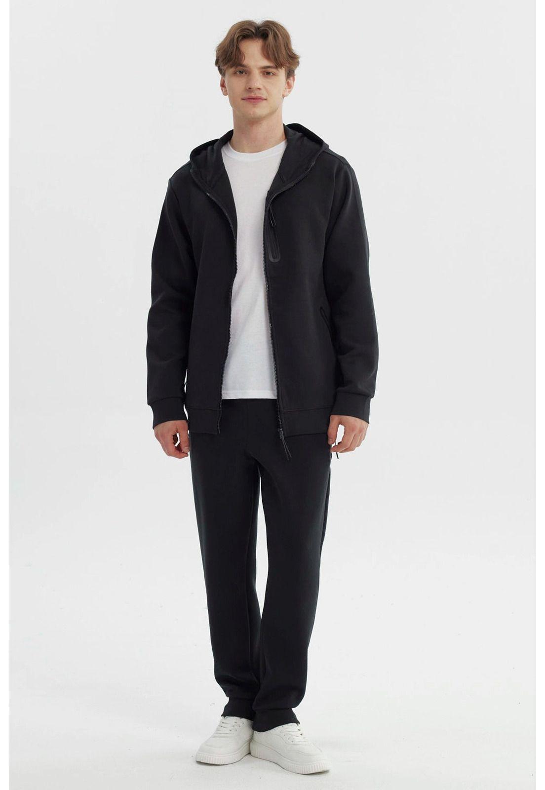 Polerón Hombre Slim Negro - Xlll-3