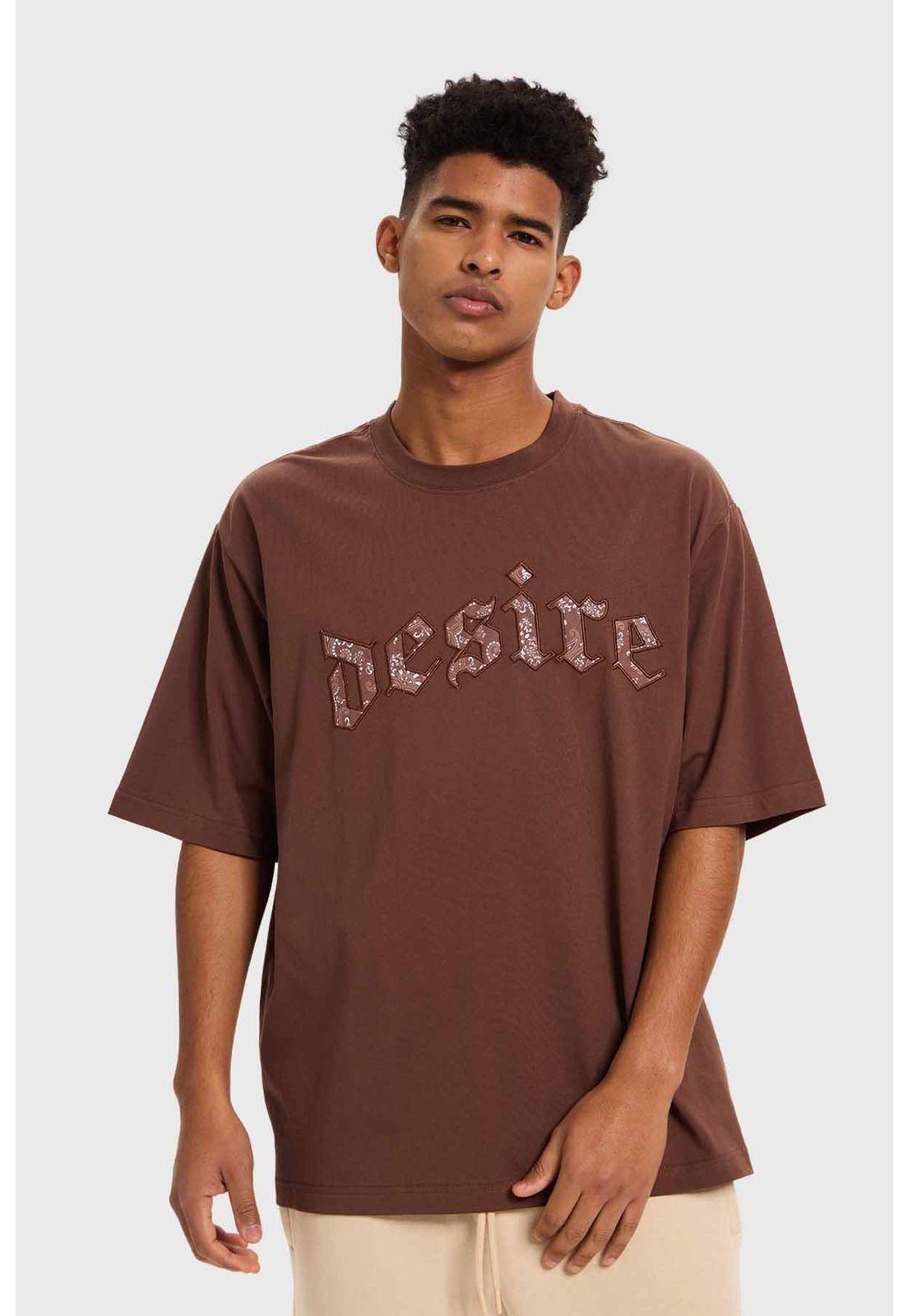 Polera Hombre Bordado Chocolate-0