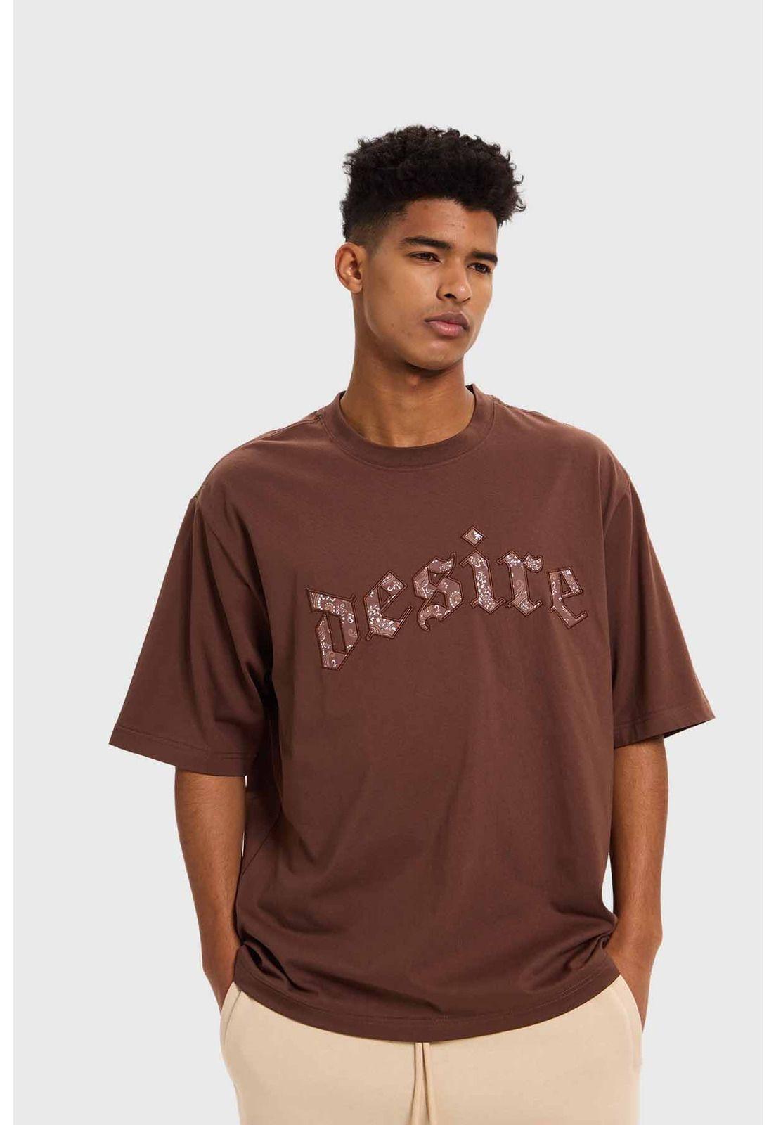 Polera Hombre Bordado Chocolate-1
