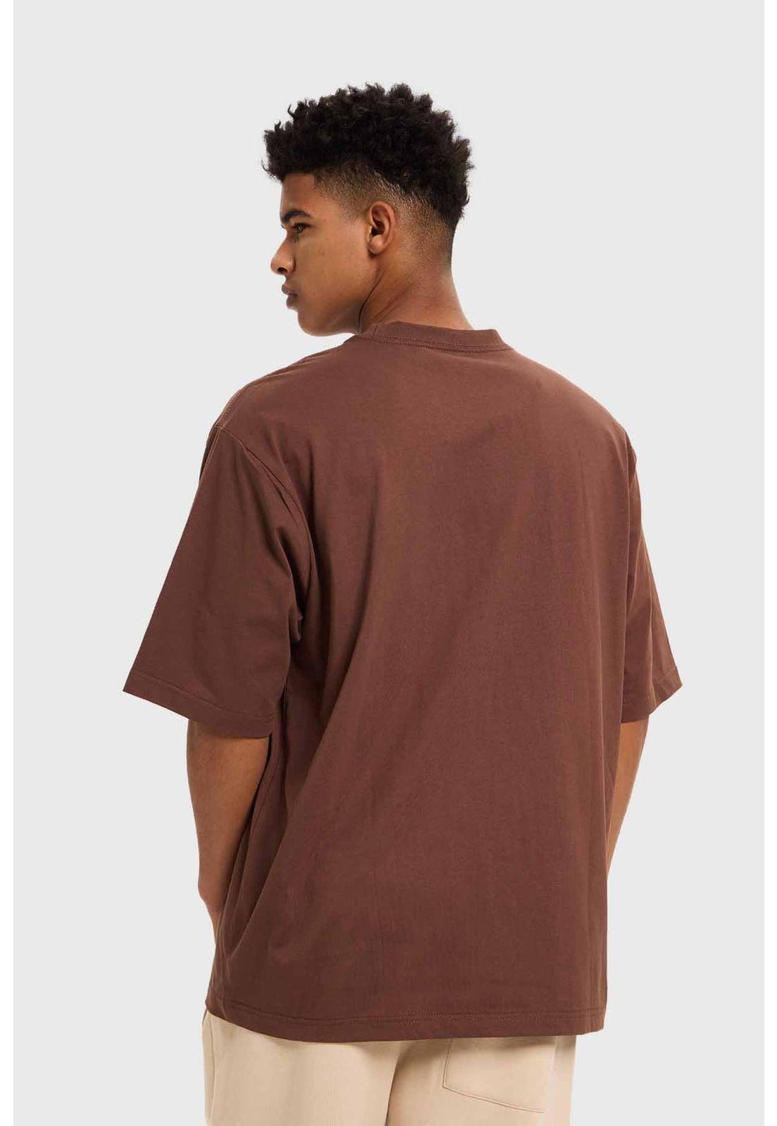 Polera Hombre Bordado Chocolate-2
