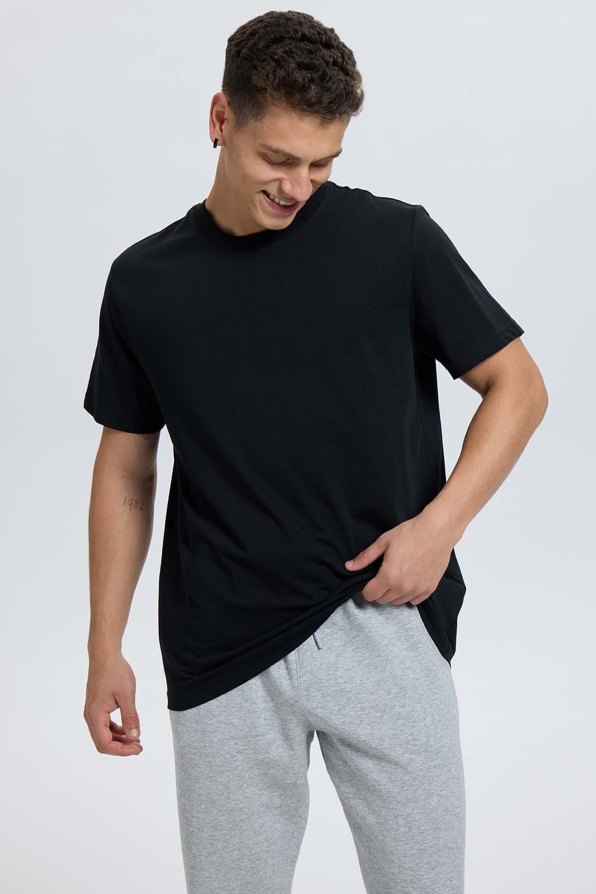 Polera Hombre Long Fit Básica Negro-1