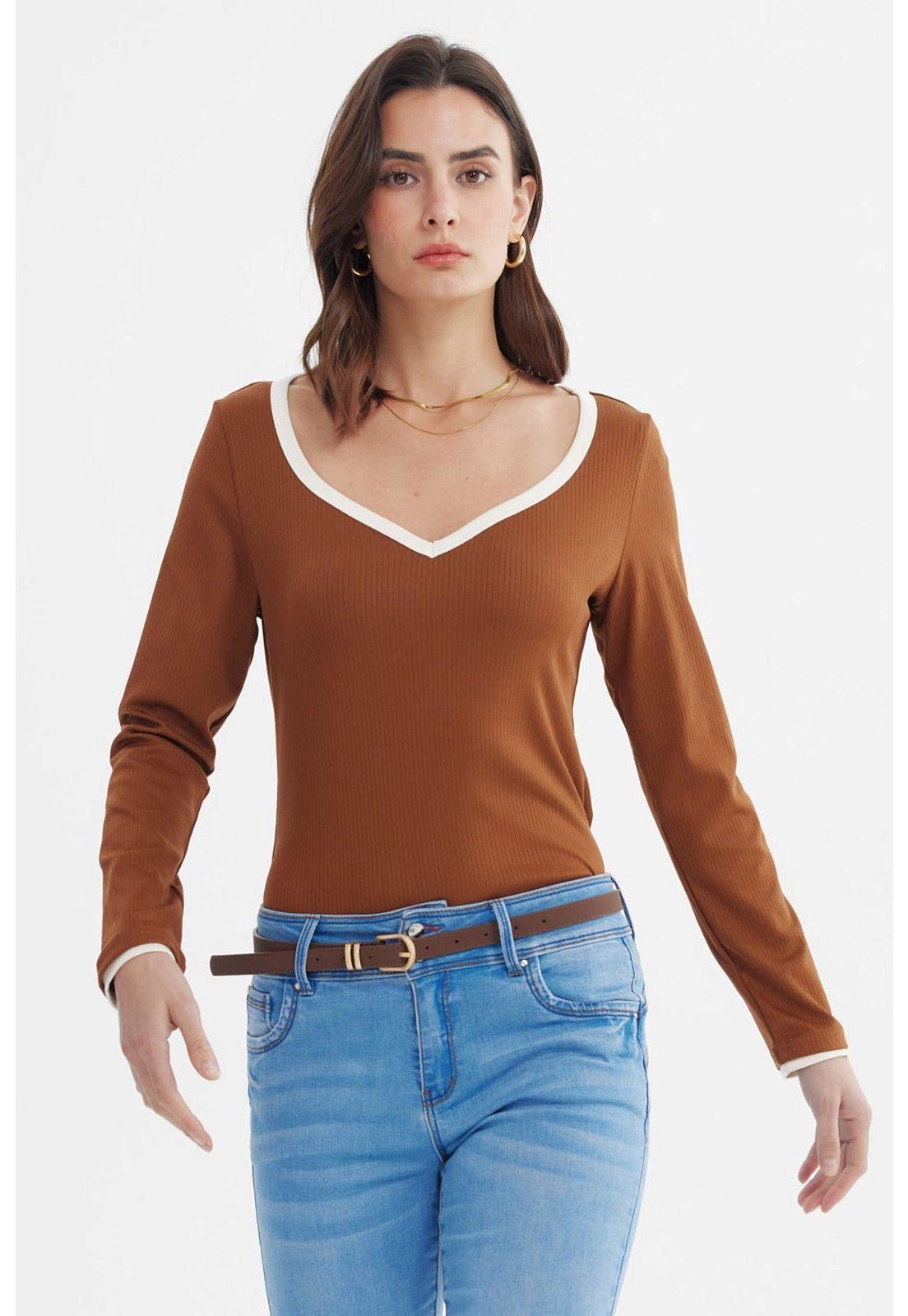 Polera Mujer Ajustado Cuello V Café-0