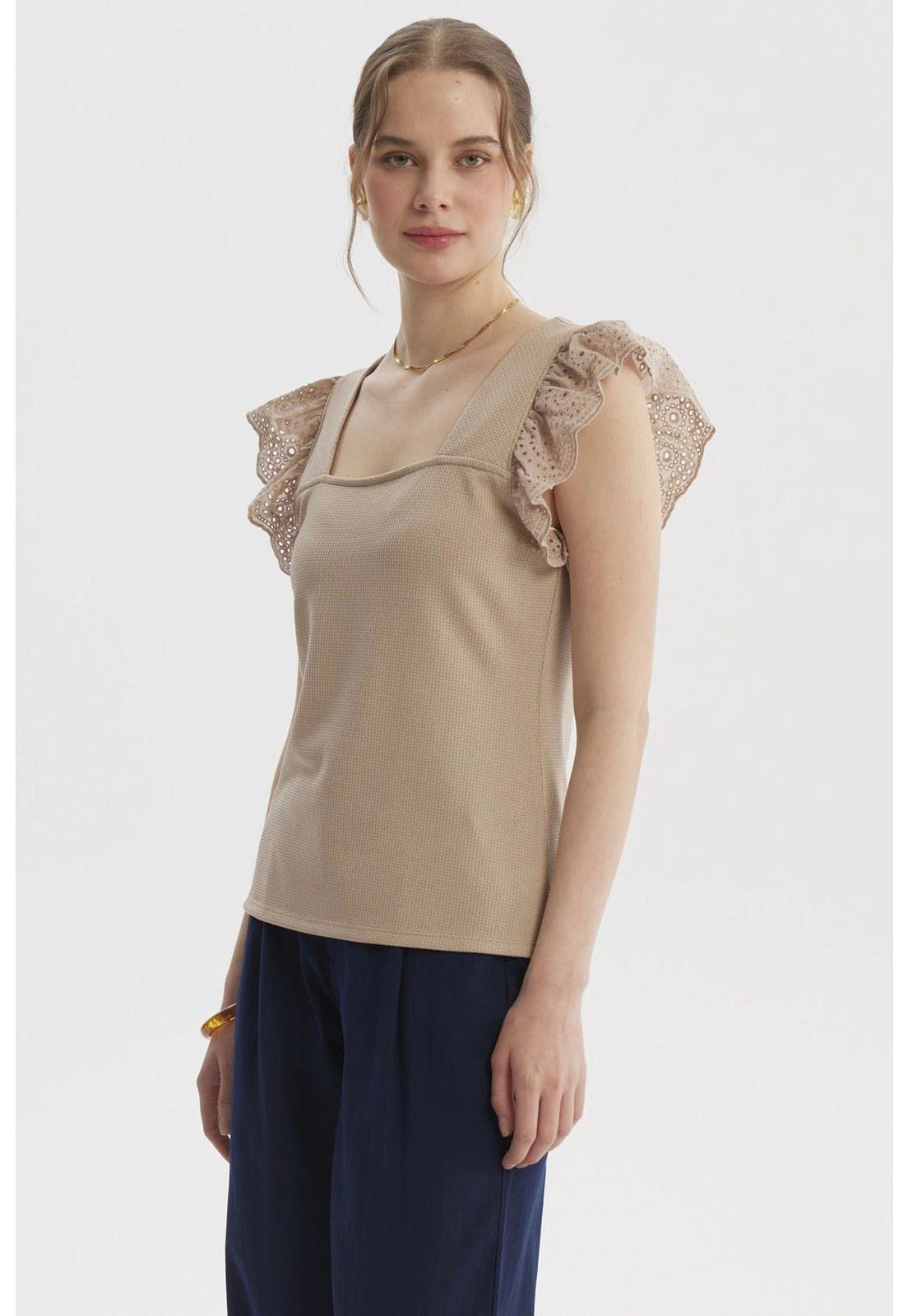 Polera Mujer Vuelo Escote Cuadrado Beige Claro-1