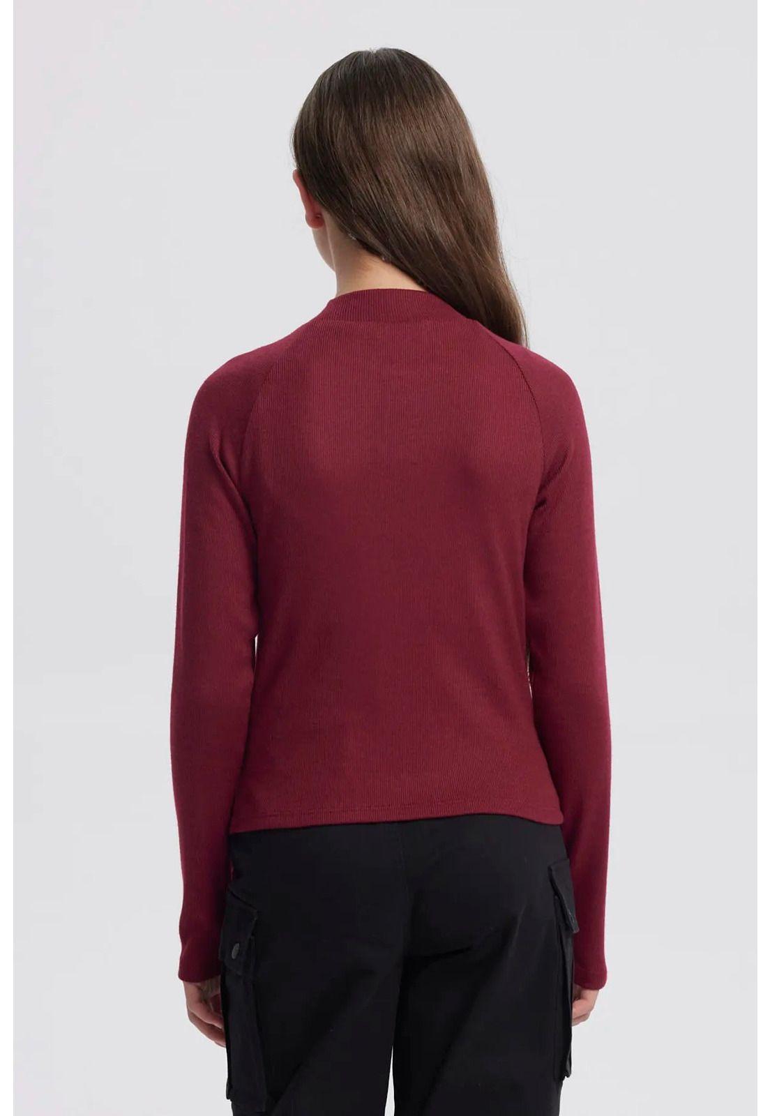 Polera Niña Cuello Alto Parcial Rojo-2