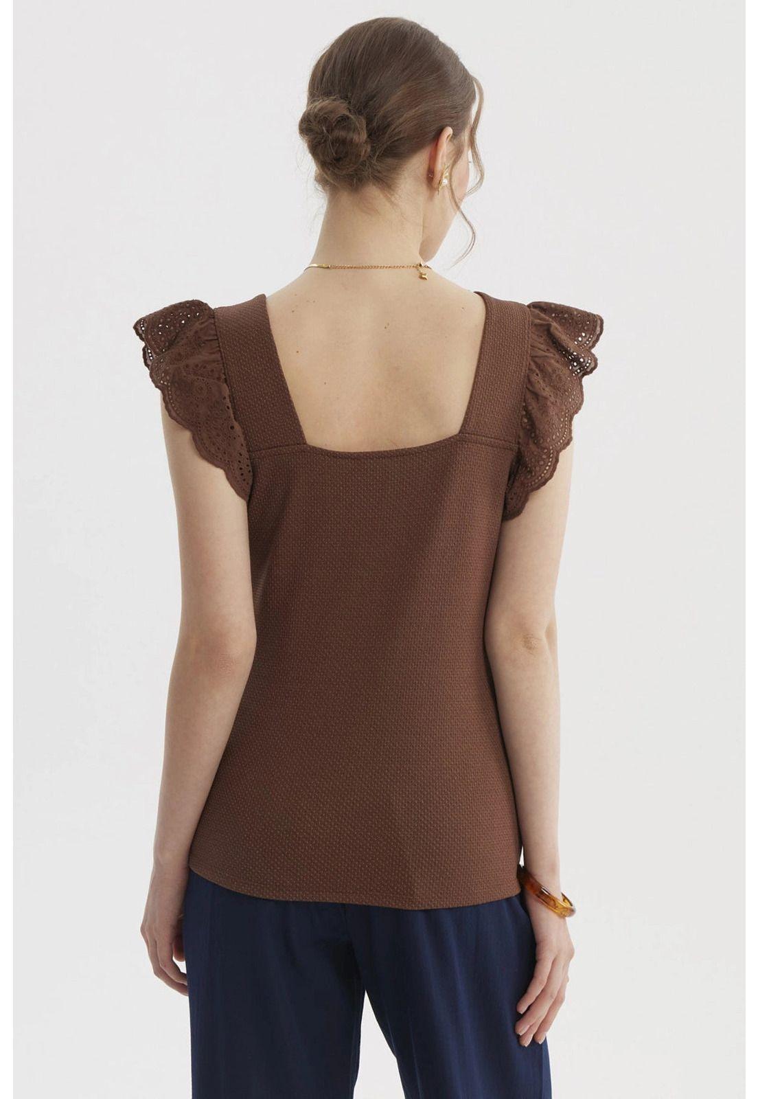 Polera Mujer Vuelo Escote Cuadrado Café Claro-2
