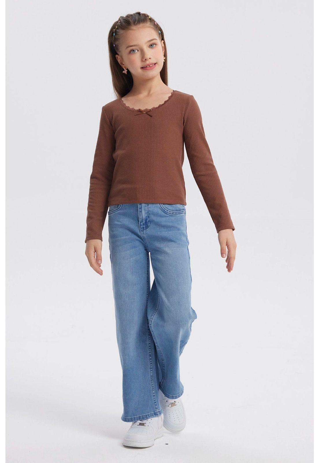 Polera Niña Cuello Encaje Café-3