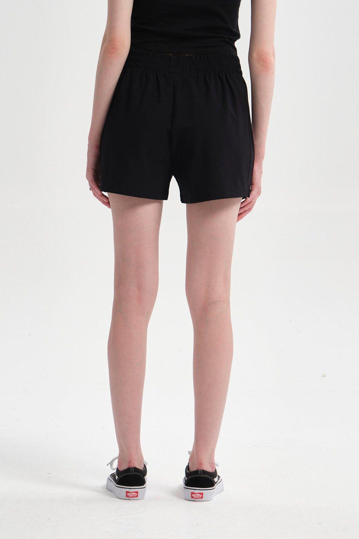 Short Mujer Raya Costado Negro-2