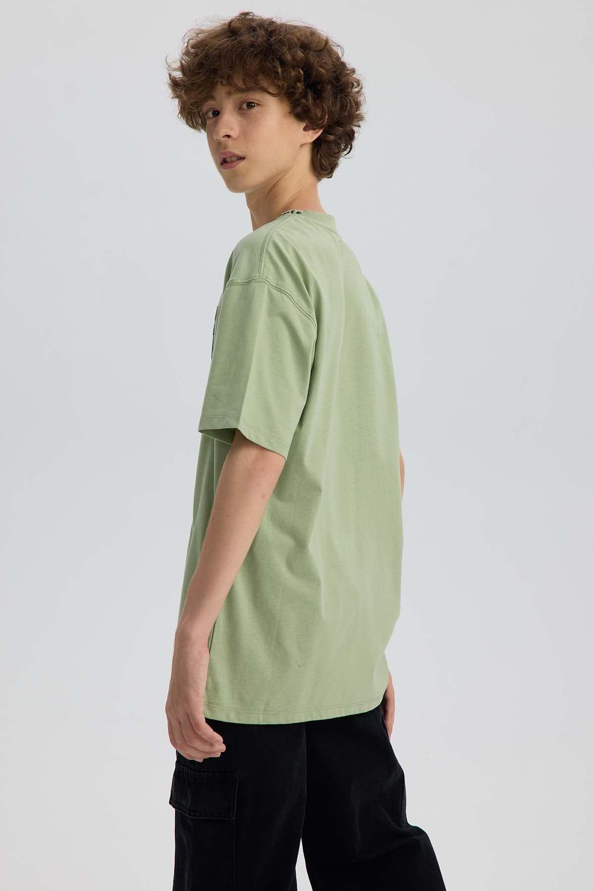 Polera Niño Cuello Bordado Verde Claro-2