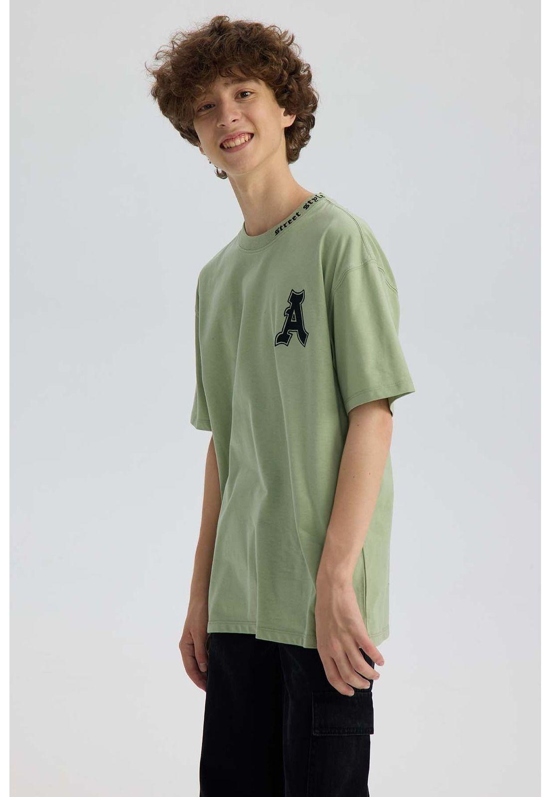 Polera Niño Cuello Bordado Verde Claro-1