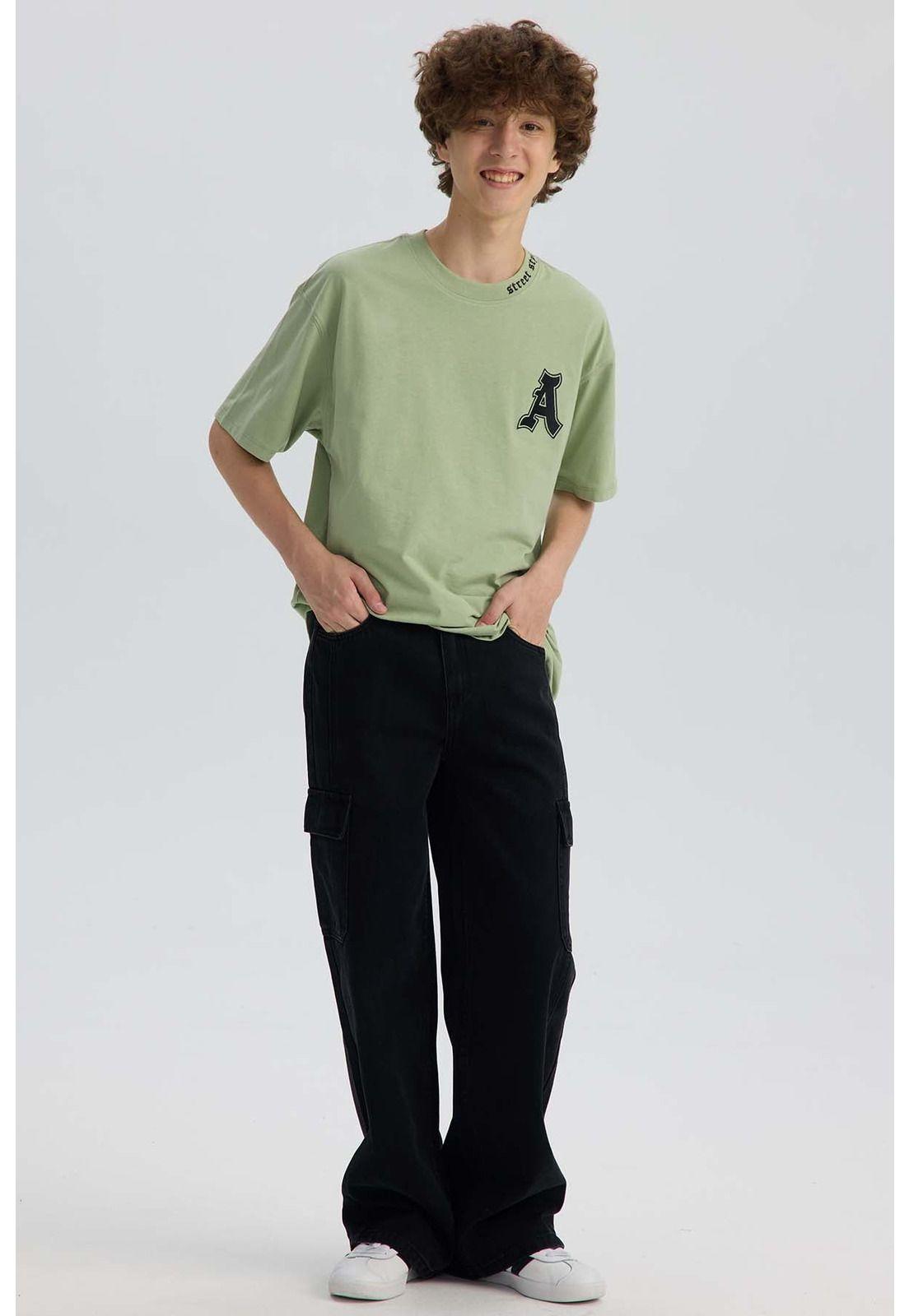 Polera Niño Cuello Bordado Verde Claro-3