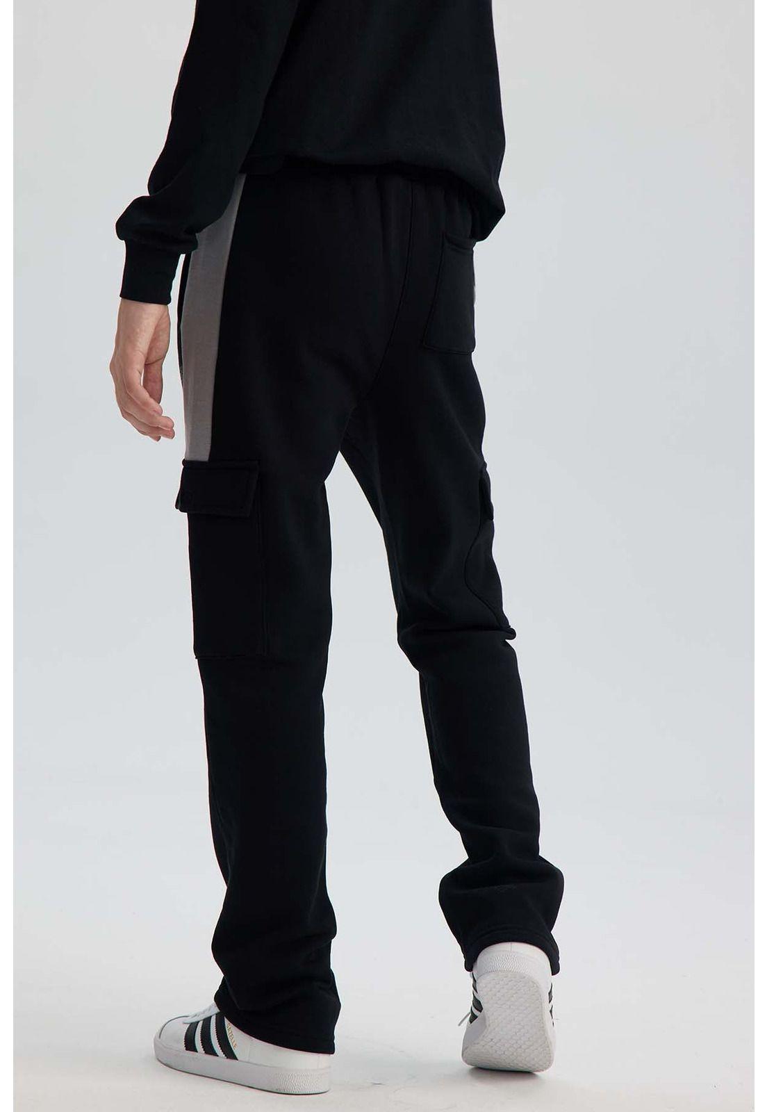 Pantalón Buzo Niño Calce Recto Con Cortes Negro-2