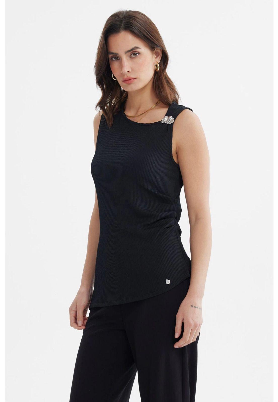 Polera Mujer Ajustada Sin Mangas Negro-1