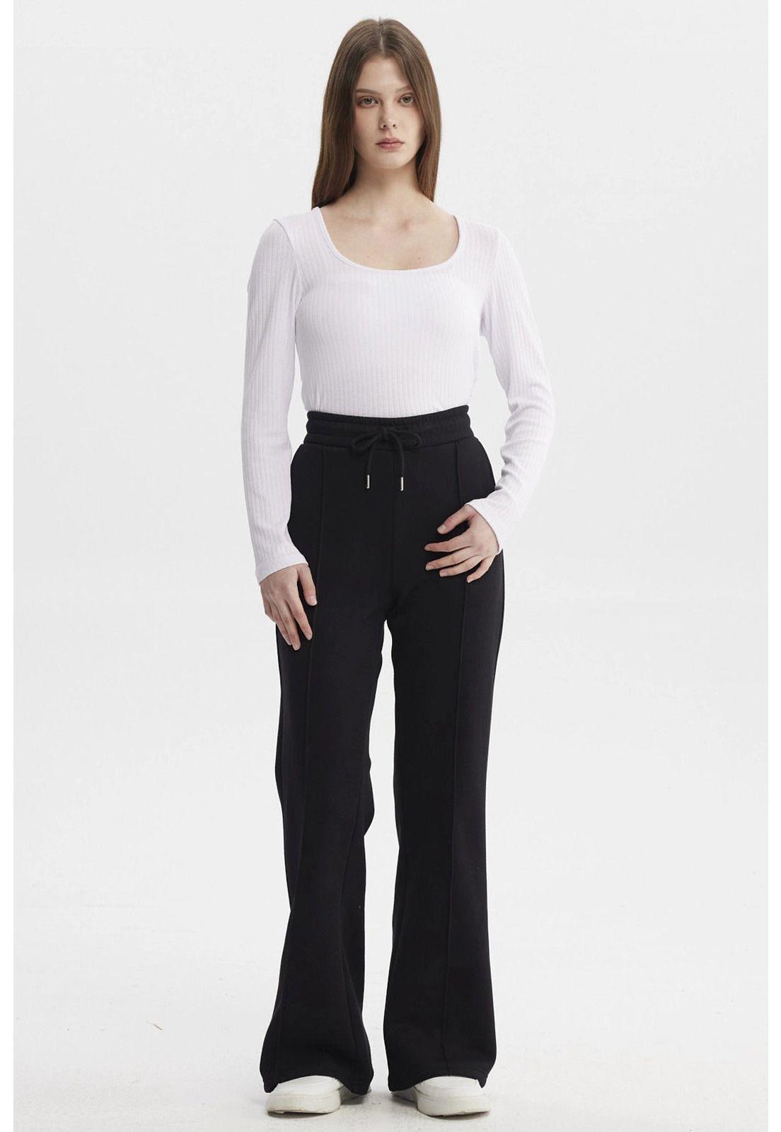 Pantalón Buzo Mujer Flare Corte Frontal Negro-3