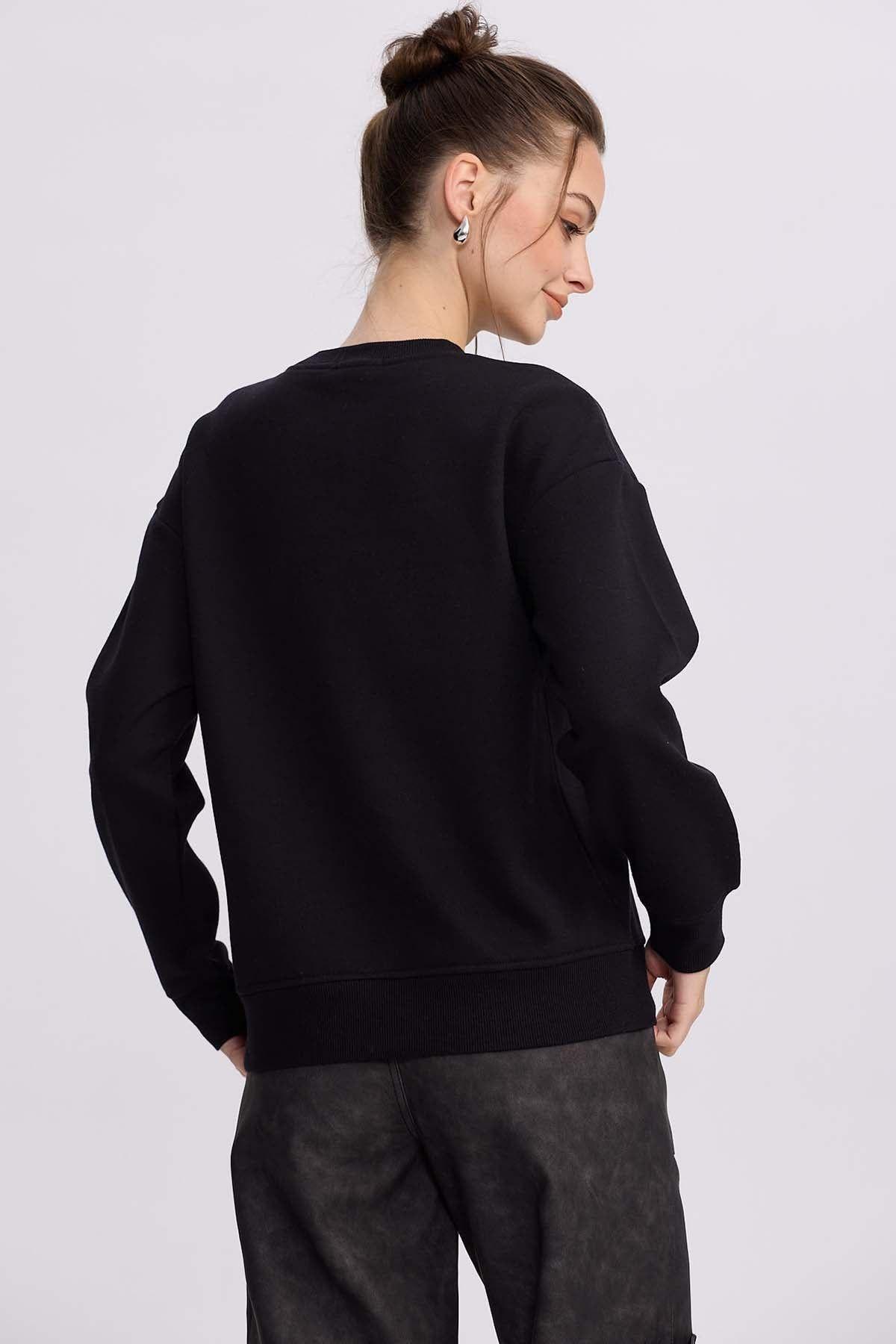 Polerón Mujer Oversize Bordado Negro-2