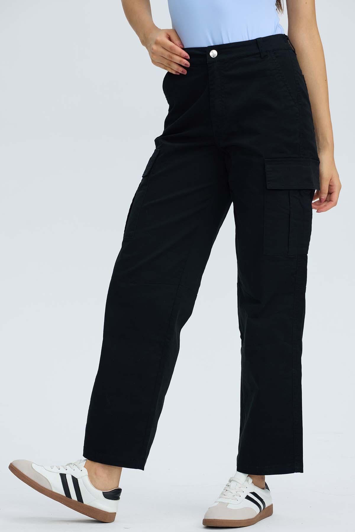 Pantalón Mujer Cargo Cortes Negro-2