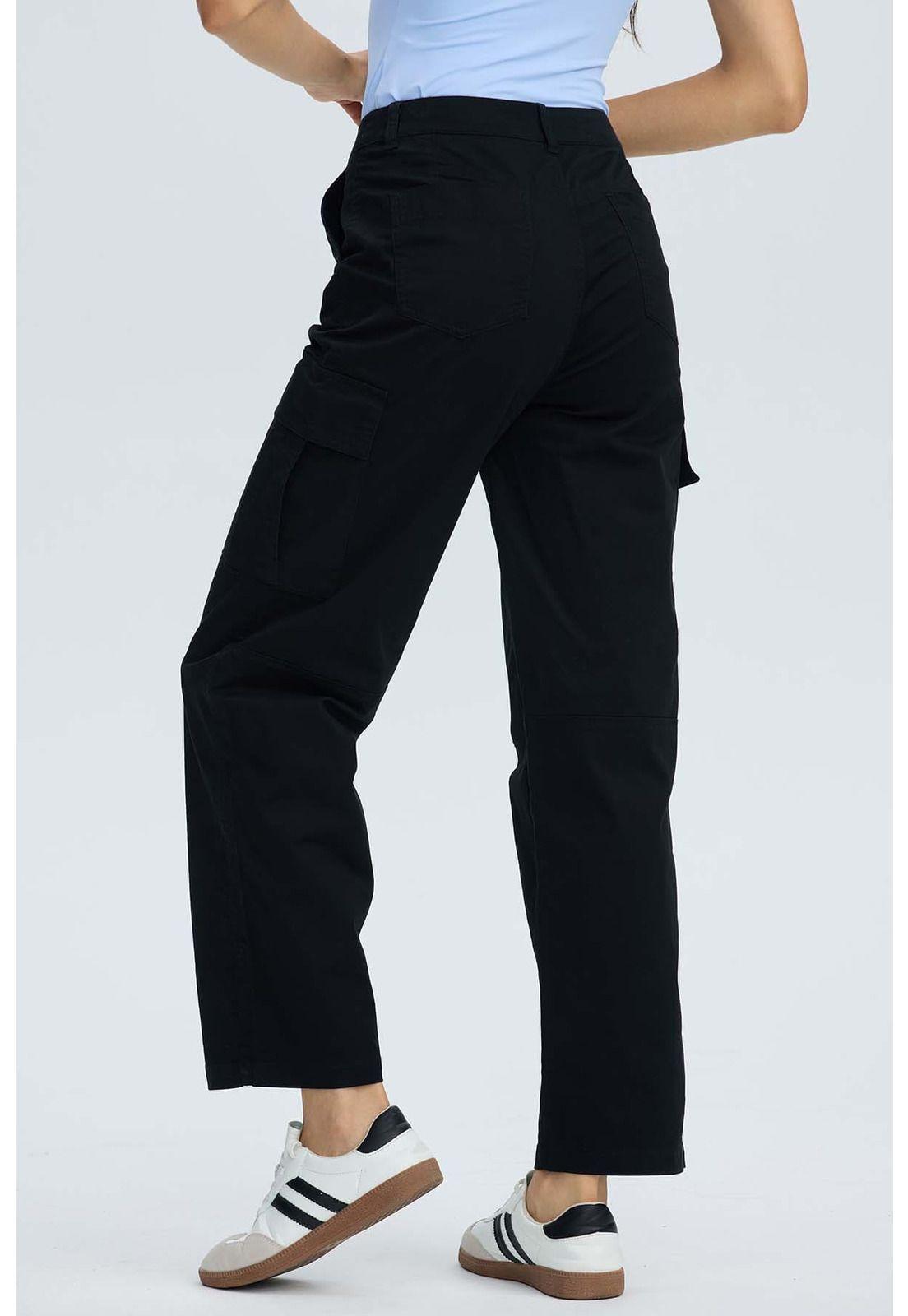 Pantalón Mujer Cargo Cortes Negro-3