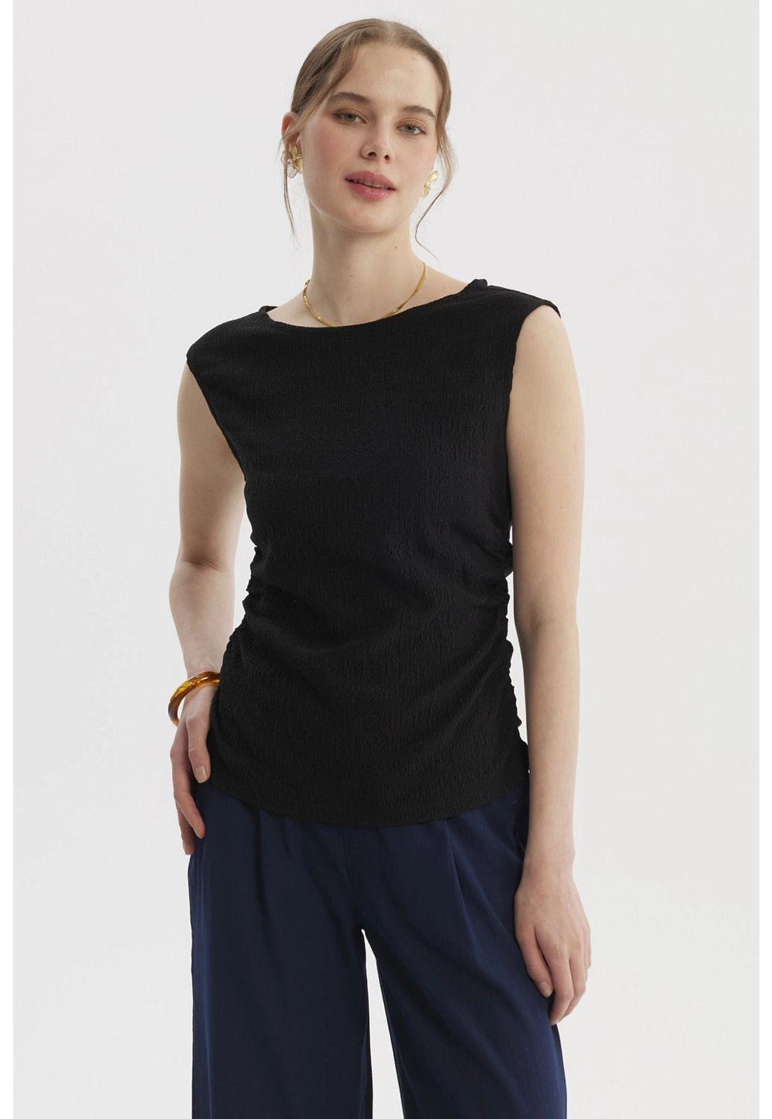 Polera Mujer Bote Drapeada Negro-0