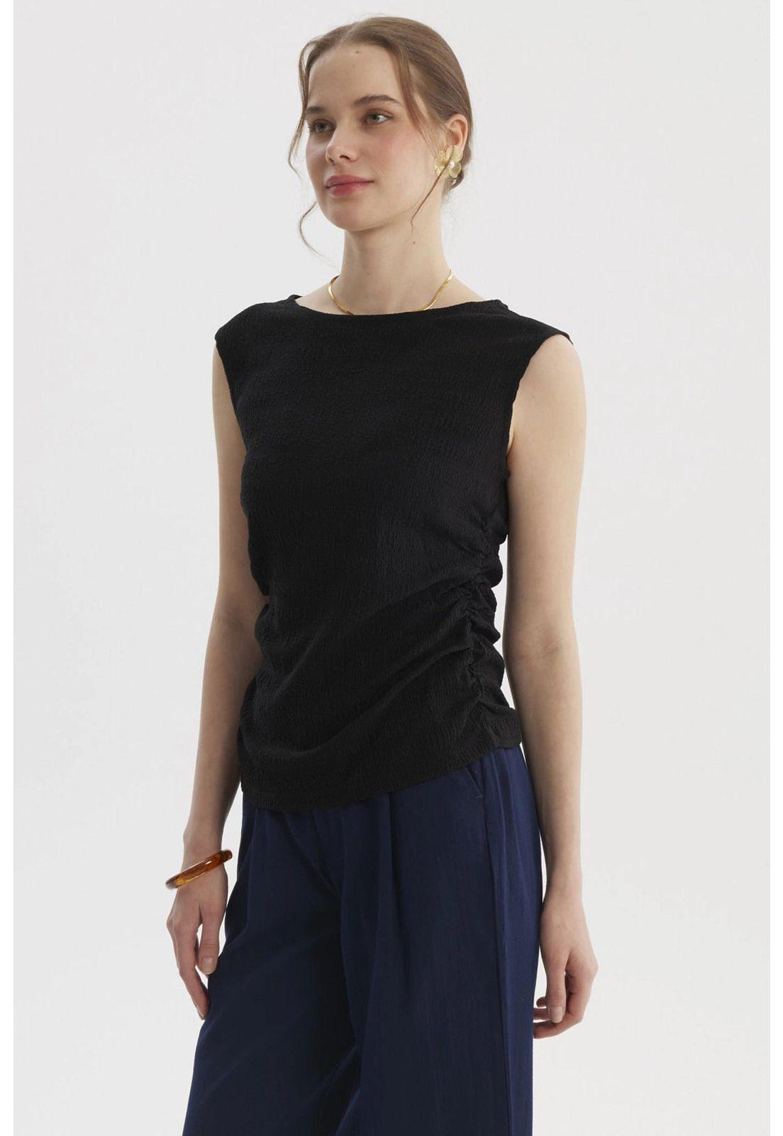 Polera Mujer Bote Drapeada Negro-1