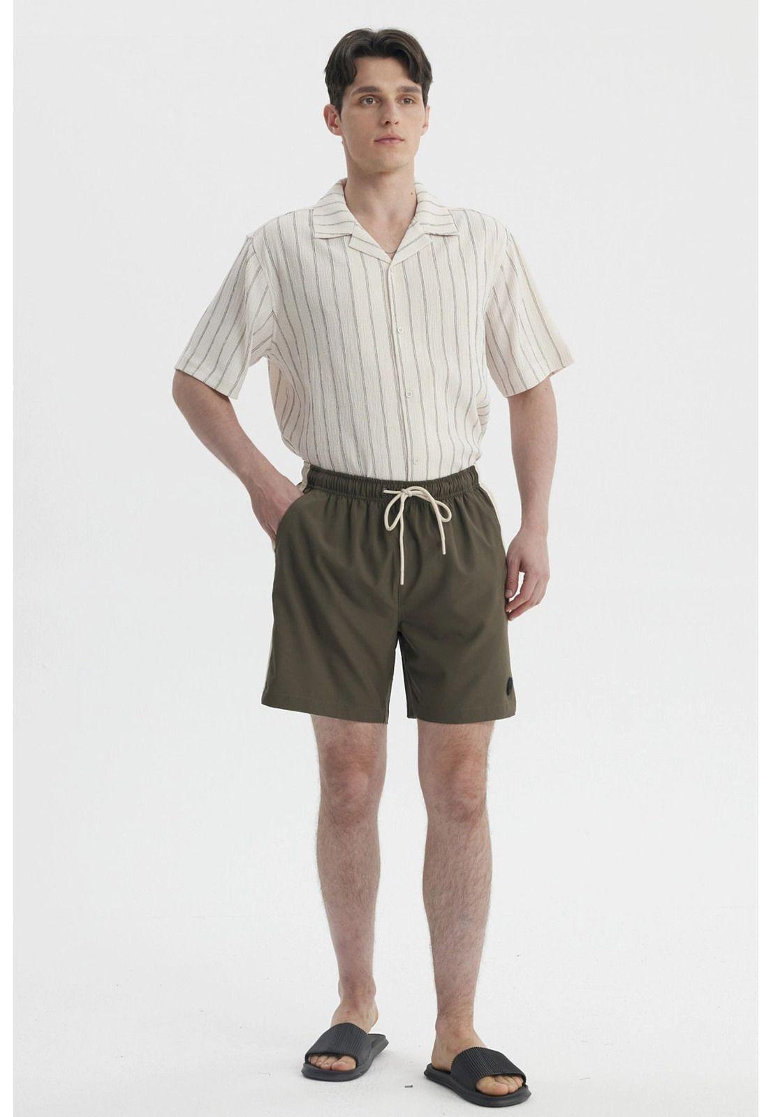 Short de Baño Hombre Liso Verde Militar-3