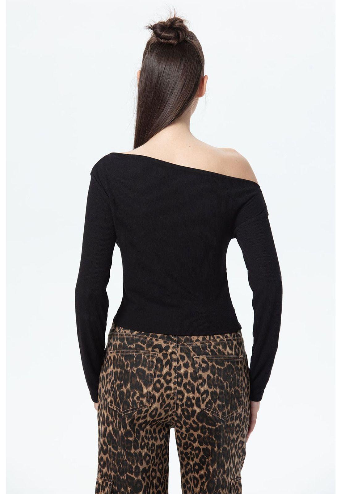 Polera Mujer Asimétrica Hombro Negro-2