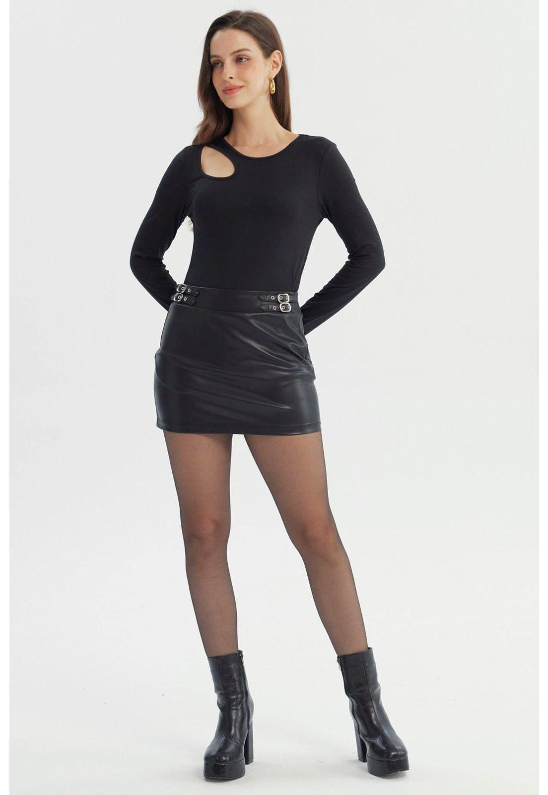 Falda Mujer Tipo Short Negro-3